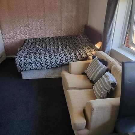 Spacious Room With Kichenet 로더럼 외부 사진